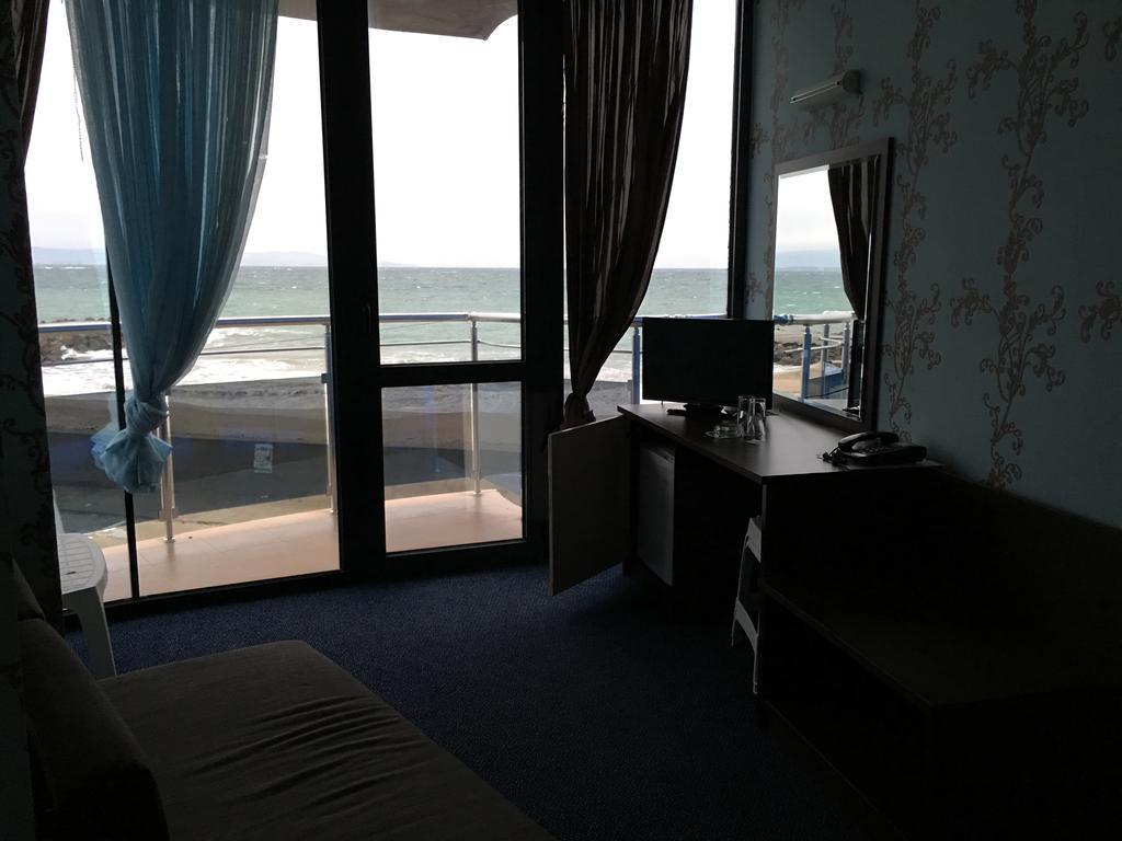 Sunny Bay Beach Hotel Pomorie Extérieur photo